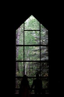 Ceremony: catch, profile, couple, dark, hand, stand