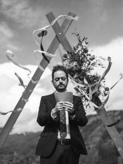 Ceremony: business suit, catch, cross, hand, stand, suit